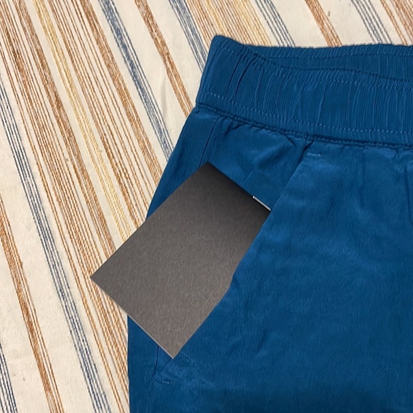 LOFT Pull-on Shorts - Picture 4 of 4